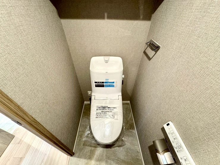 【Toilet】清潔感があり、落ち着いたデザインのトイレ。家族みんなが快適に使えます。