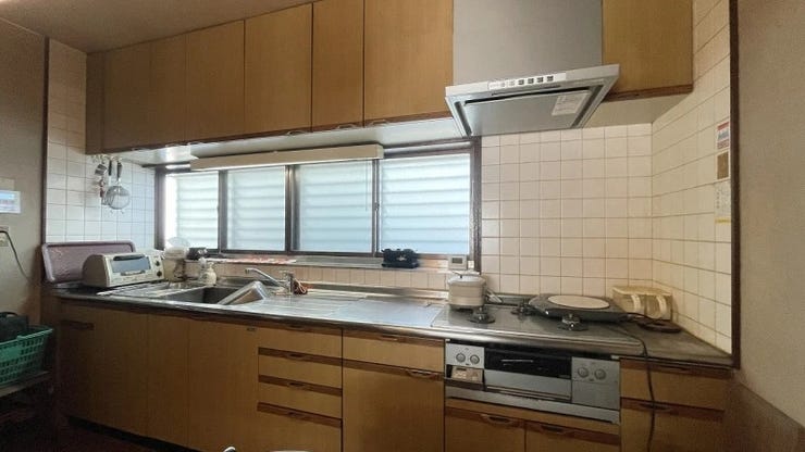 炒め物が美味しくできるガス火キッチン!3口あるので効率よく料理ができます!