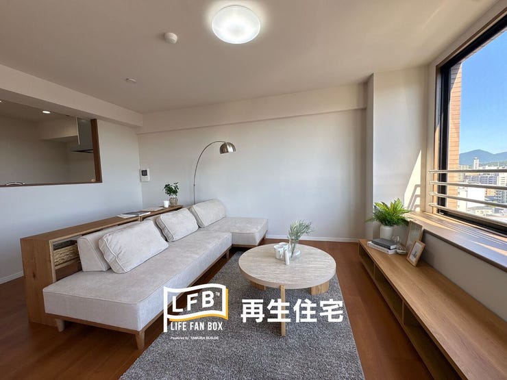 最上階の14階部分につき、眺望良好!思い思いの時間を過ごせる、多目的なリビング空間です。