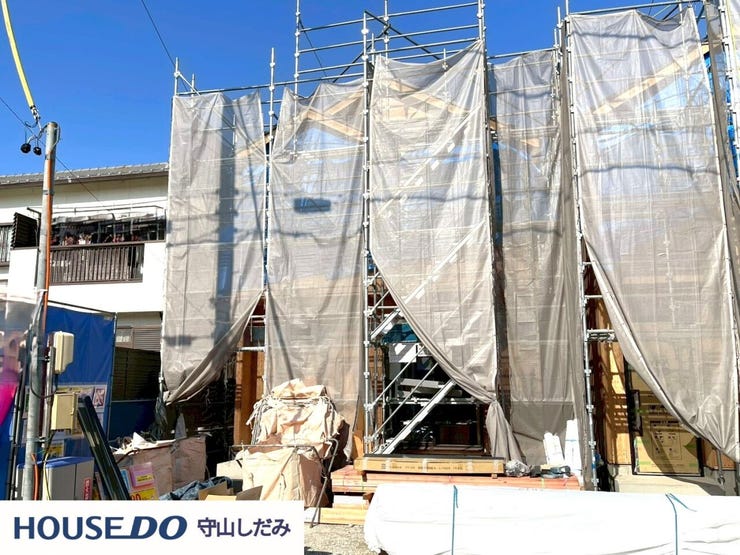 【小学校まで徒歩16分】子どもも安心して通える距離感。少し歩くことで、健康的な生活習慣を身につけることができ、自然と体力も養われます。お迎えや急な用事があった時に便利な距離感で、安心して見守れます