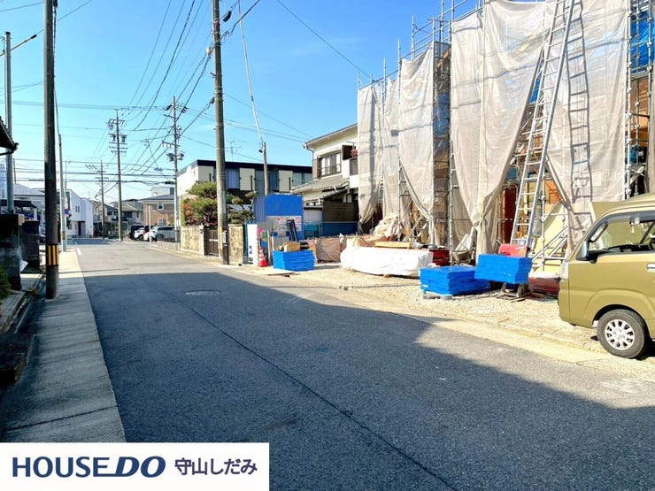 【前面道路】南向きの土地は日当たりもよく、お家の顔が正面を向きます。実際の交通量、日当たり、風通しは現地を見てみましょう♪現地を実際に見ていただくことでしか分からない情報が沢山あります!