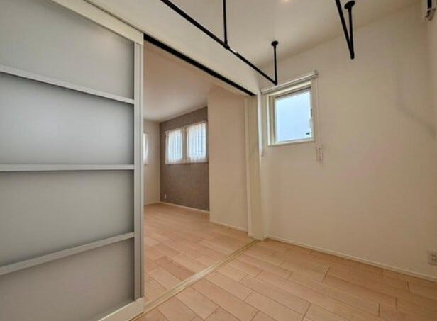 ◆サンルーム付きのため、雨の日のお洗濯も気にせずに干せます!