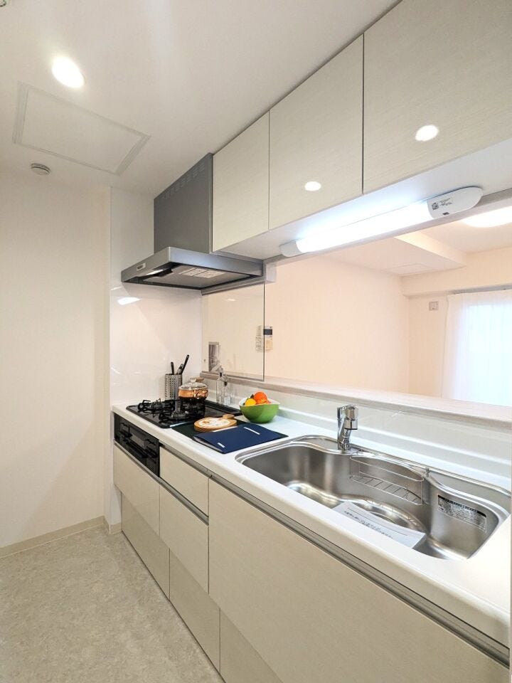 【キッチン】
カウンターキッチンなので家族と会話をしながら、料理を楽しむことができます(^^♪