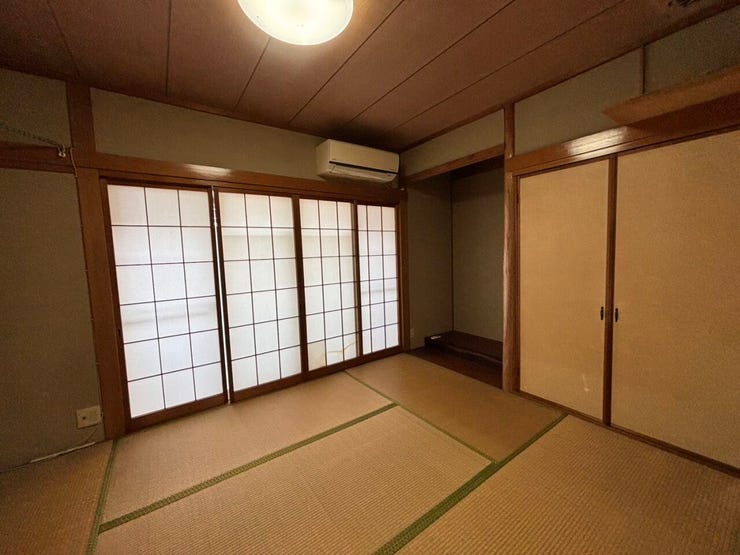 ■1階和室 客間としても家族のくつろぎの部屋としても、使い方いろいろです!フローリングの良さとはまた違う良さが畳にはありますね◎