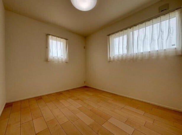 ◆2面採光の風通しの良い居室。