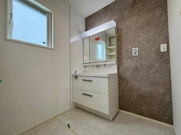 ◆洗面化粧台は3面鏡仕様です!