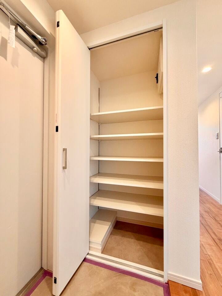 大きな下足入れでスッキリとした玄関♪