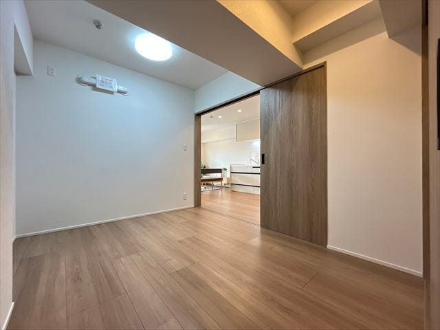 5帖洋室:プライベートな時間を快適に過ごす洋室です。休息や趣味など多目的に使える空間です。
(2025年10月20日撮影)