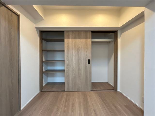 5帖洋室:静かで落ち着いた雰囲気の洋室です。寝室やワークスペースとしても利用できます。
(2025年10月20日撮影)