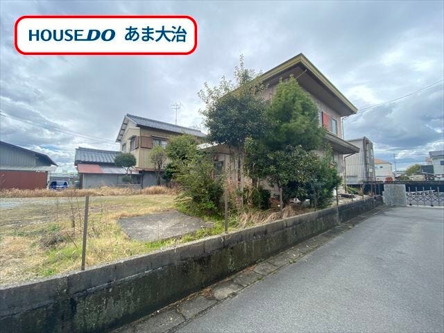 建築条件がないのでお好きなハウスメーカーでの建築が可能です。延長敷地でプライバシーも保てますね。