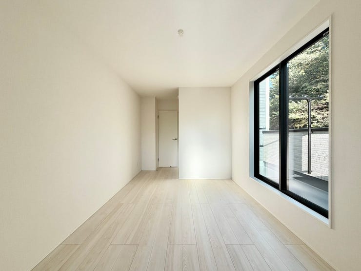 〈7.75帖〉
オープンでいて、中の物が見えにくい工夫がされているWIC♪