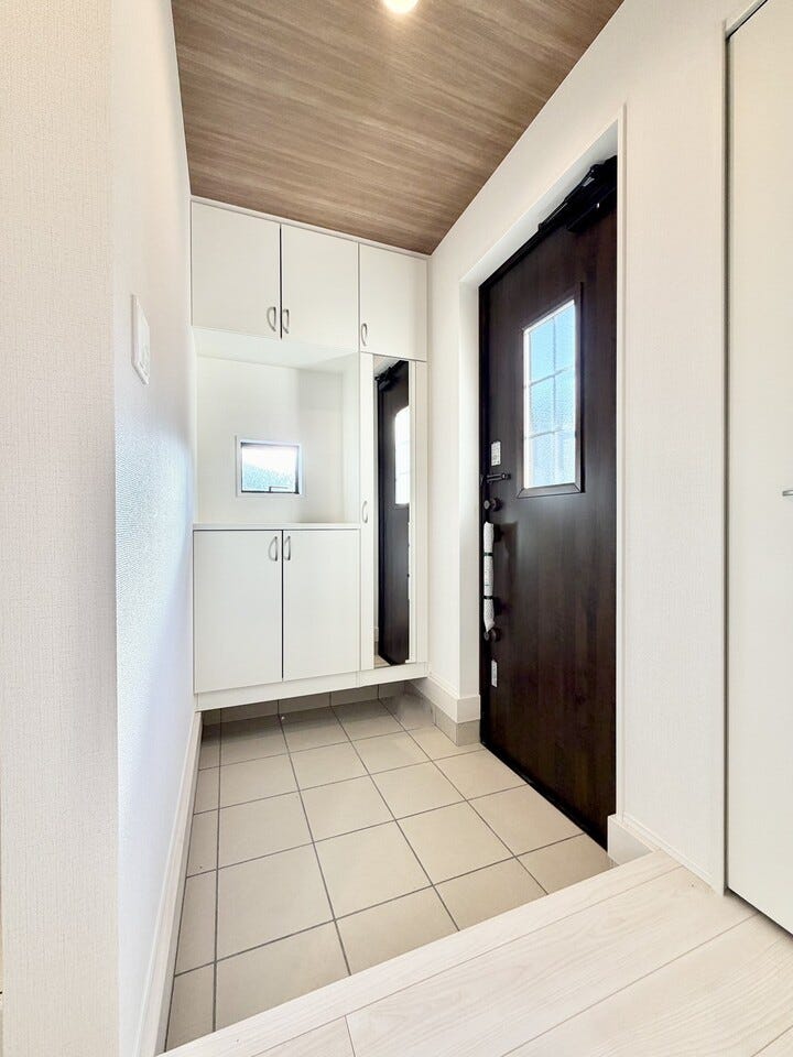 家族の履物が全部しまえそうなワイドな玄関収納