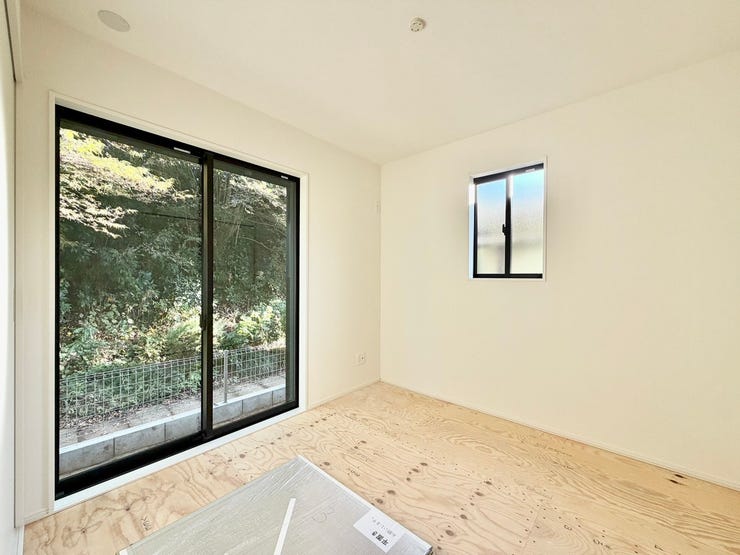 〈4.5帖〉※入居時には新しい畳が入ります♪
畳敷きはリラックス効果もあり、夏は涼しく、冬はあたたかい快適な空間に