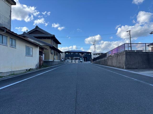 北東側幅員約8.4m