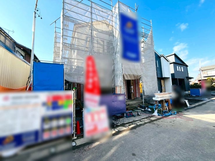 子育てグリーン住宅支援事業対象物件。18歳未満のお子様がいる世帯又は夫婦どちらかが39歳以下の世帯が対象。新築戸建を購入すると80万円補助金を受けることができます!詳しくは店舗へお問い合わせください♪