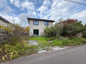 函館市西旭岡町３丁目