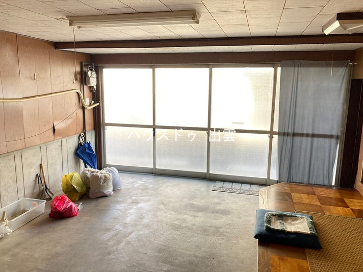 土間部分です。店舗部分と行き来ができます。