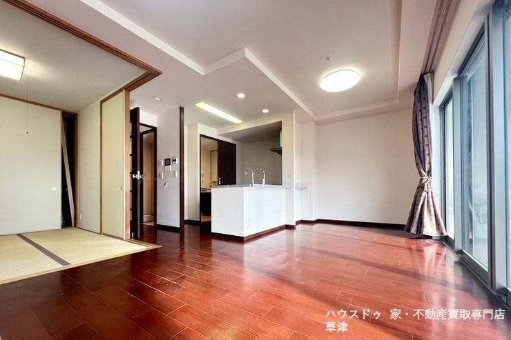 LDKと和室はフラットにつながっており、襖を開けておくことで開放的な空間になります。