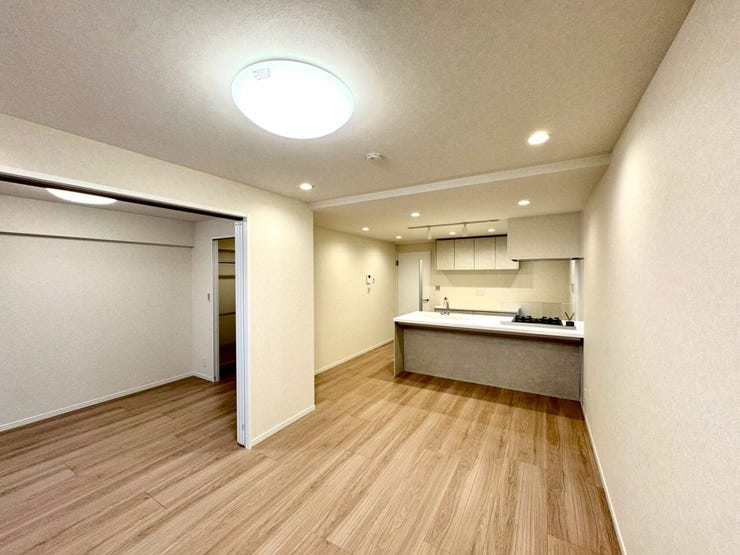 【Living】広さと明るさにこだわったリビング。家族とのコミュニケーションが弾む空間です。