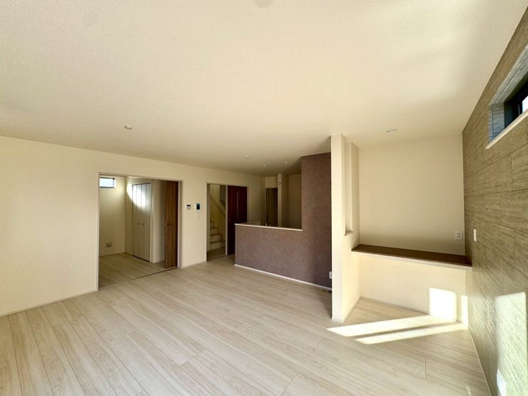 【Living】広さと明るさにこだわったリビング。家族とのコミュニケーションが弾む空間です。