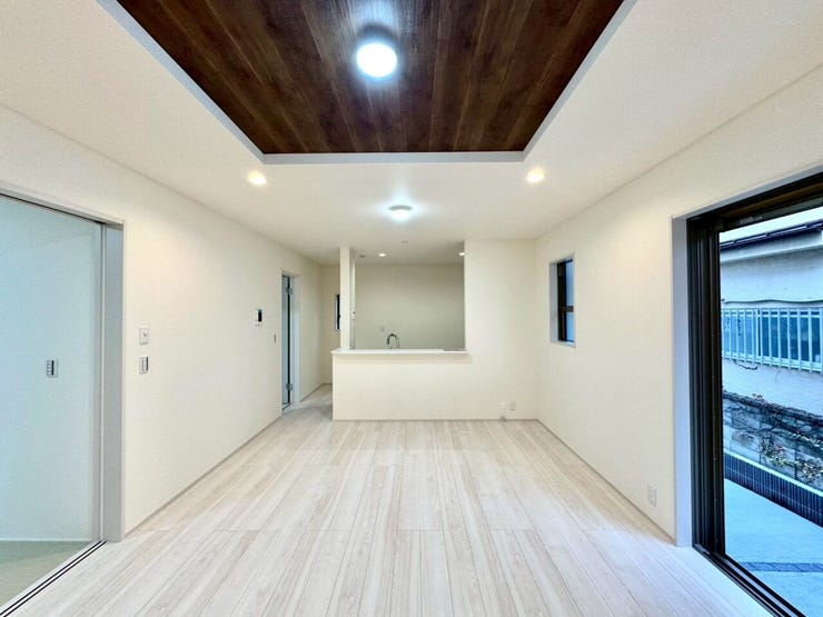 【Living】広さと明るさにこだわったリビング。家族とのコミュニケーションが弾む空間です。