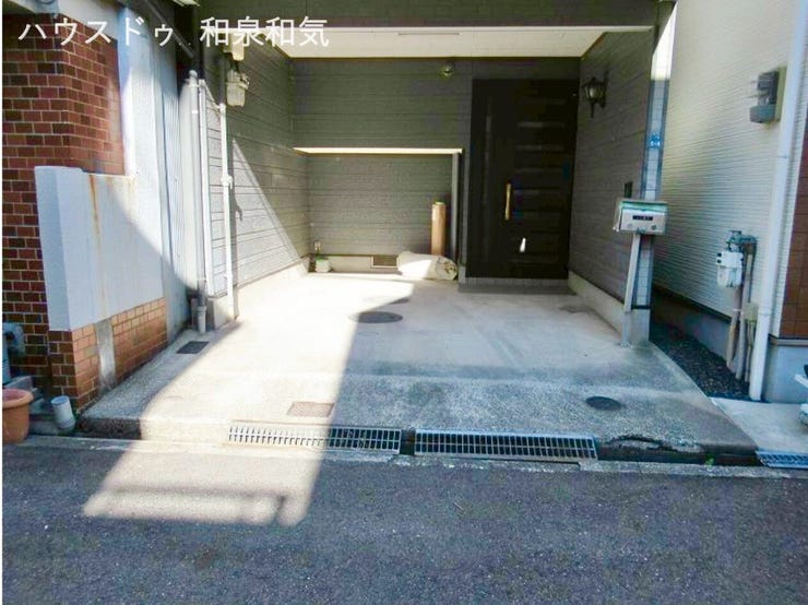 1台駐車可能な駐車スペースがございます