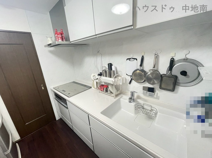 独立キッチン♪
スッキリ片付くパントリー付き♪