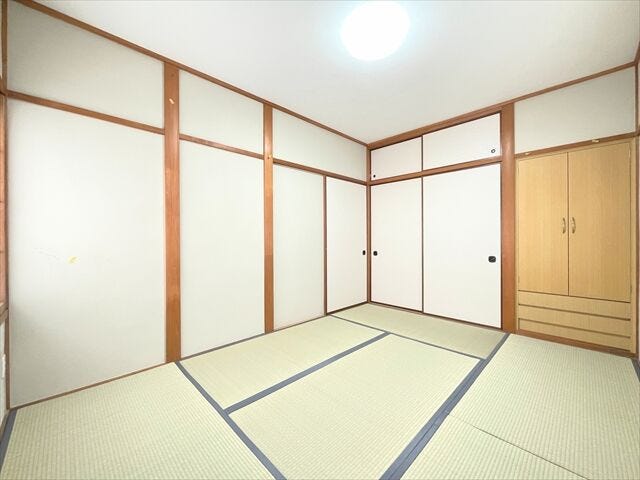 来客時に座布団を出せば応接間になり、布団を敷けば来客用の寝室にもなります。