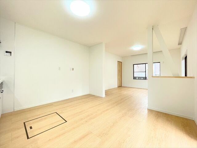 広々とした空間にスッキリと家具を配置すれば、
いつでも片付いた状態をキープできます。