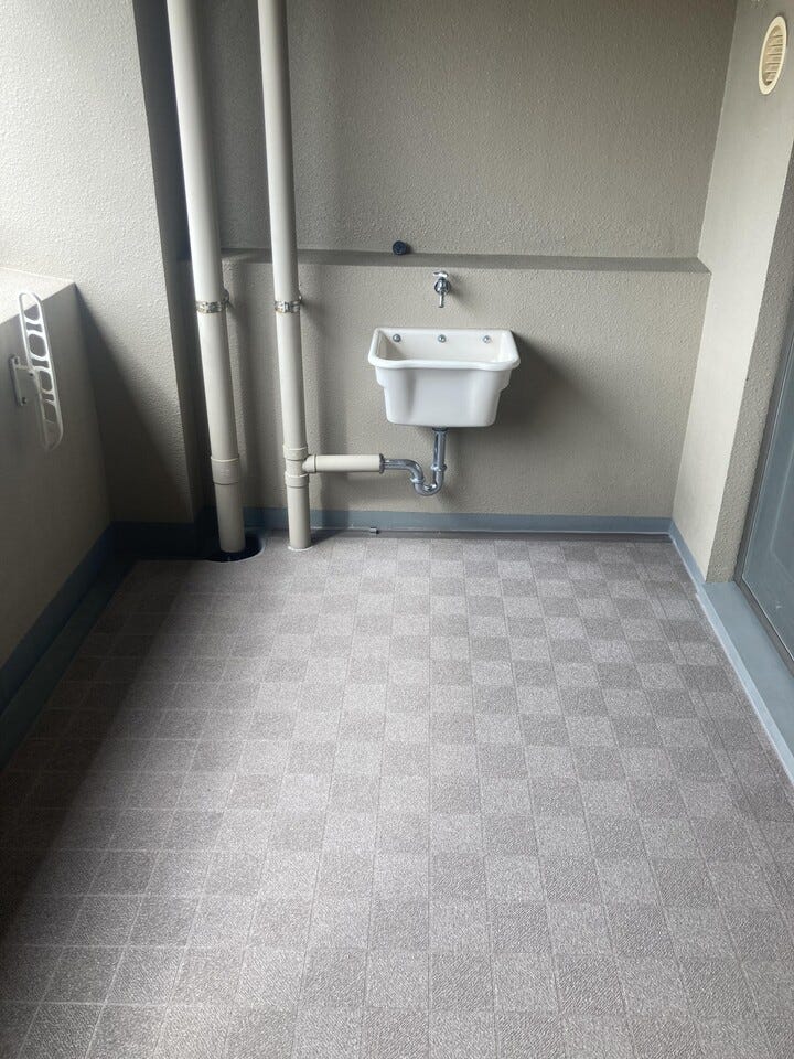 【バルコニー】