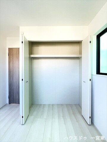 【5.2帖東洋室】
全居室収納付きなので、収納場所に困ることなくお部屋をキレイに保てそうですね。