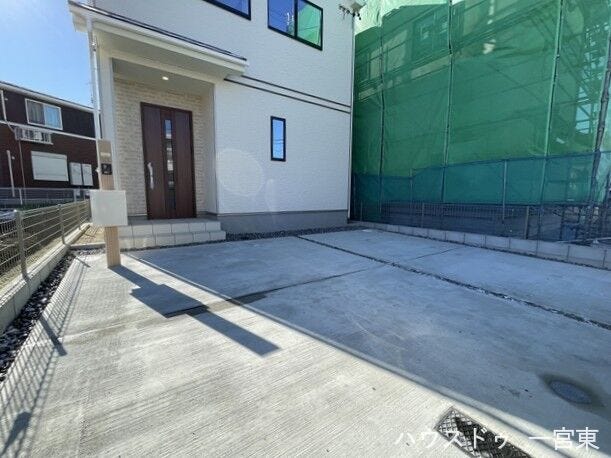 カースペースには普通車2台を駐車可能です。
あずま保育園 徒歩約6分、セブンイレブン江南宮後町砂場店 徒歩約2分など近隣施設が充実しています。