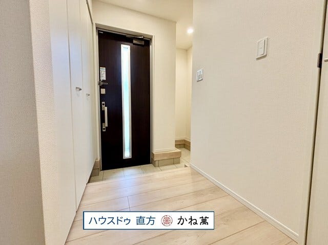 玄関にはシューズボックスがあります