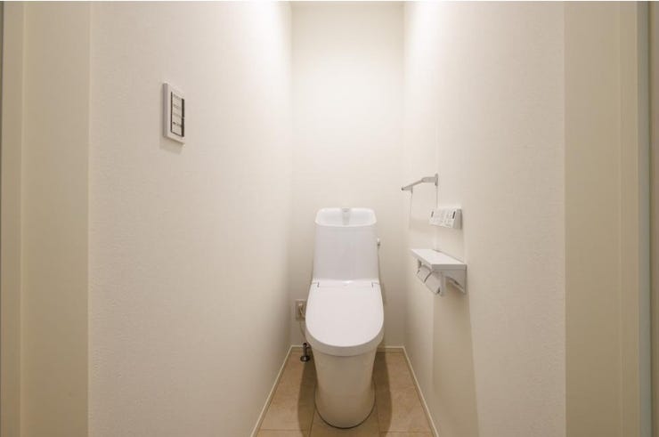 リクシル製シャワートイレ
各階トイレ完備。超節水型、2階は手洗い器つき。