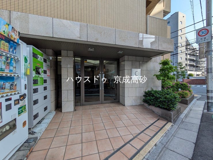 エントランスへのアプローチ