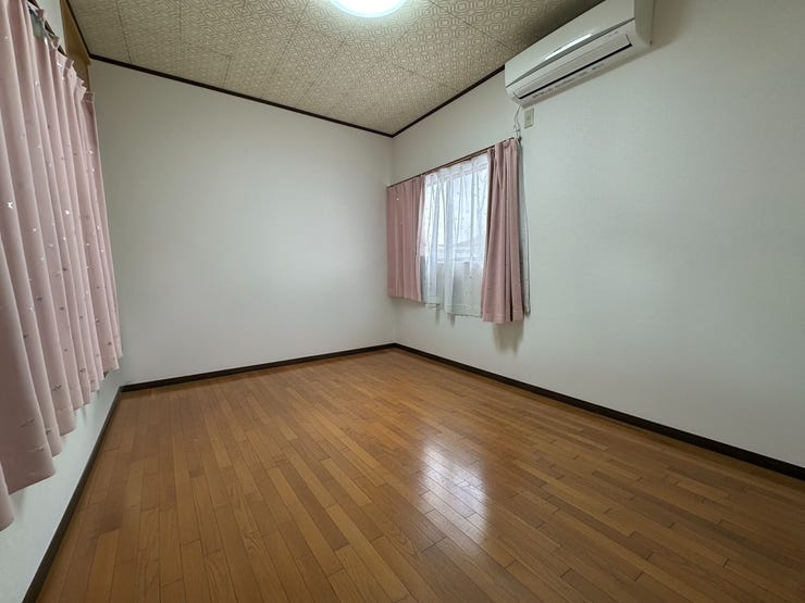 *2階洋室*
※家具削除加工を行っており、写真はイメージです※