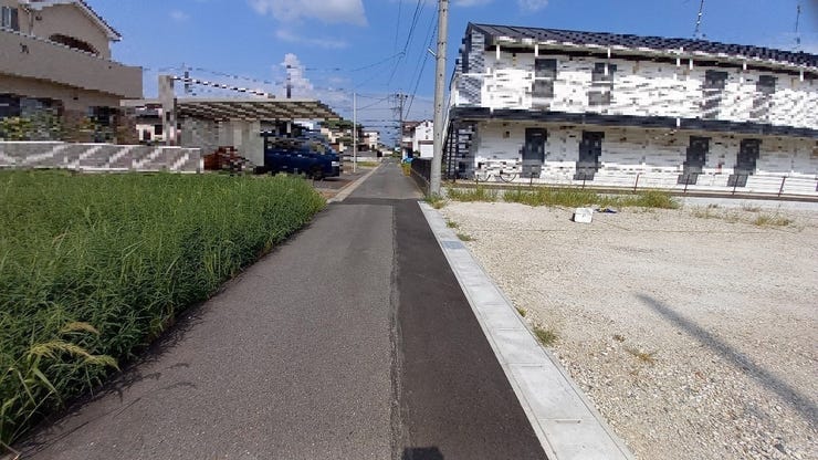 北側前面道路