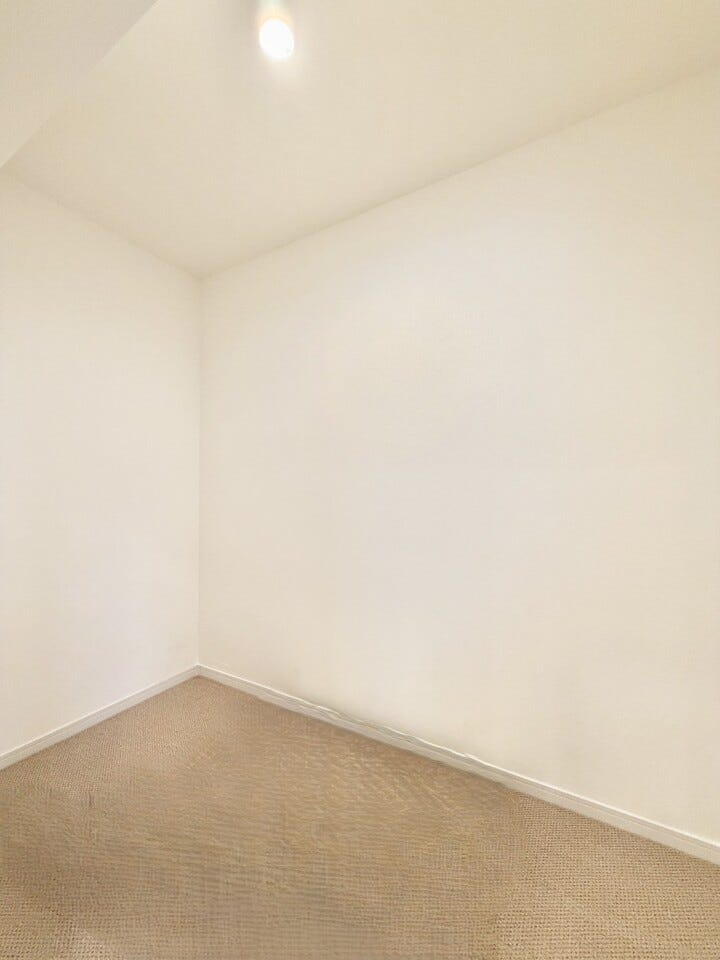 〈マルチスペース〉季節ごとに使用する家電製品も収納できたり、雛人形・五月人形・兜など、お子様の節句などに必要な物を収納するスペースとしても活躍します。