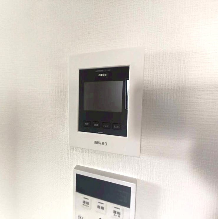 訪問者の顔が見える、防犯性の高いTVモニタ付きインターホンです