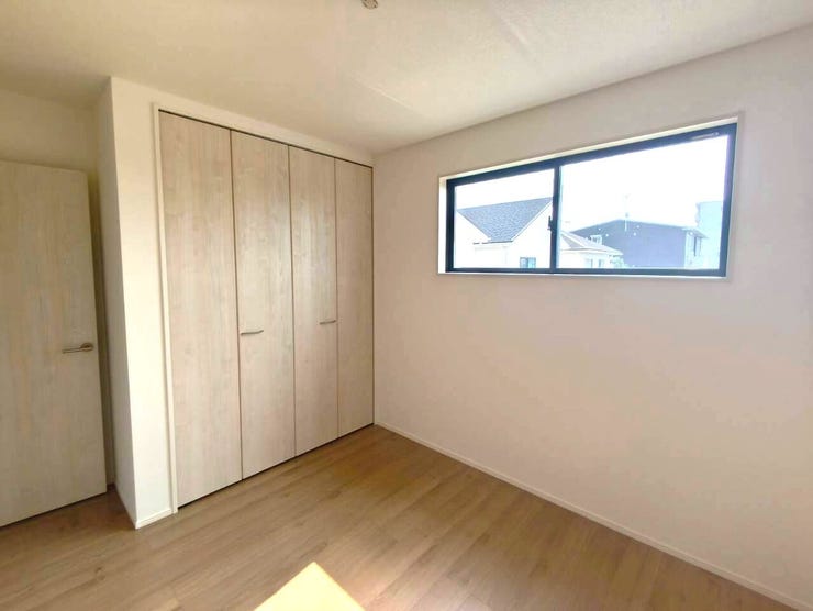 お掃除のしやすいフローリングの部屋です