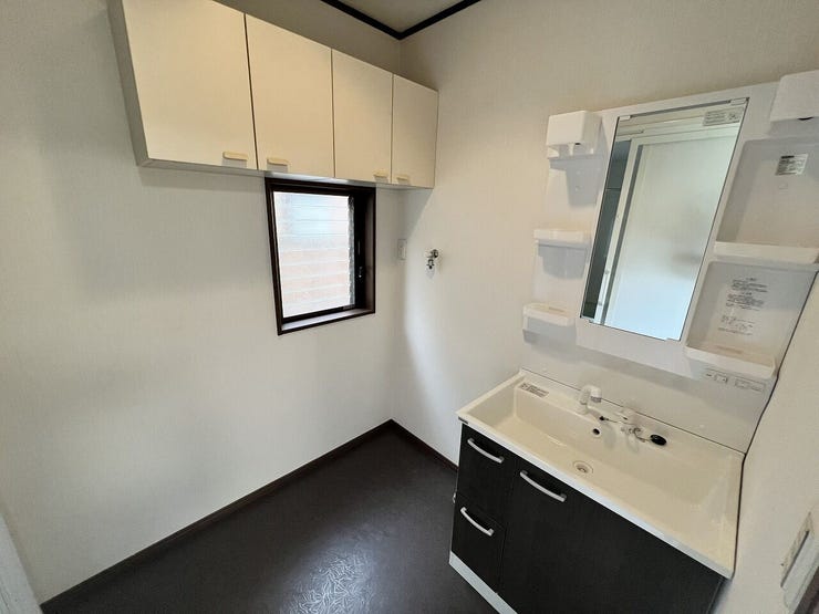 収納スペース充実の洗面所♪