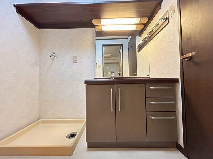 洗濯機置場付きの洗面所