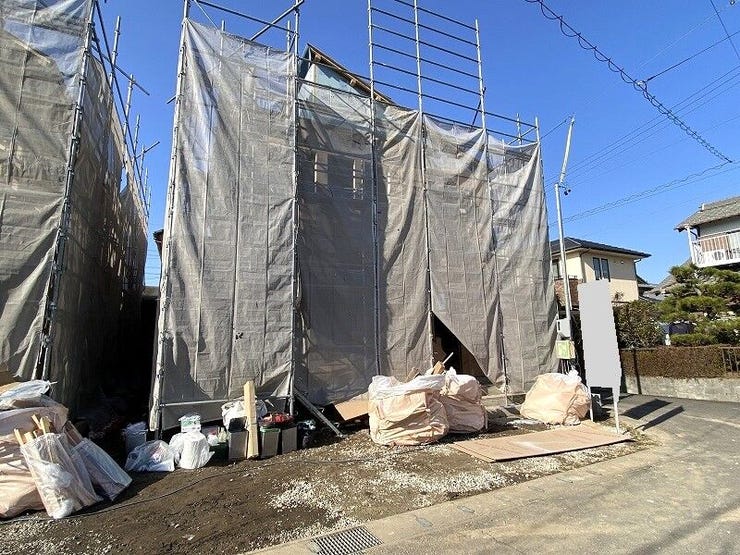 完成前の物件に限り、カラー選択やオプション工事 などのサービス特典が受けられる場合がございます。詳しくお知りになりたい方はお気軽にお問合せください。