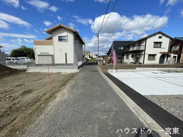 ≪北側西向き 幅約3.4m≫
セットバックが必要となりますが、道路の幅が広がり見通しも良くなるので、安全性も高くなります。