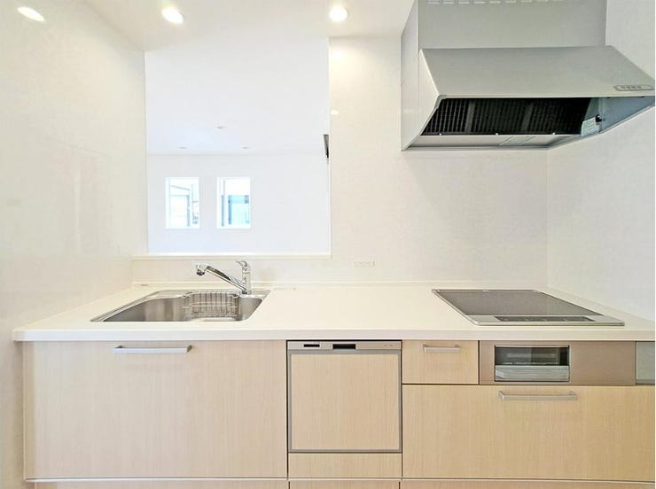 クリナップ製システムキッチン
お手入れラクラクIHヒーター、食器洗浄乾燥機つき。