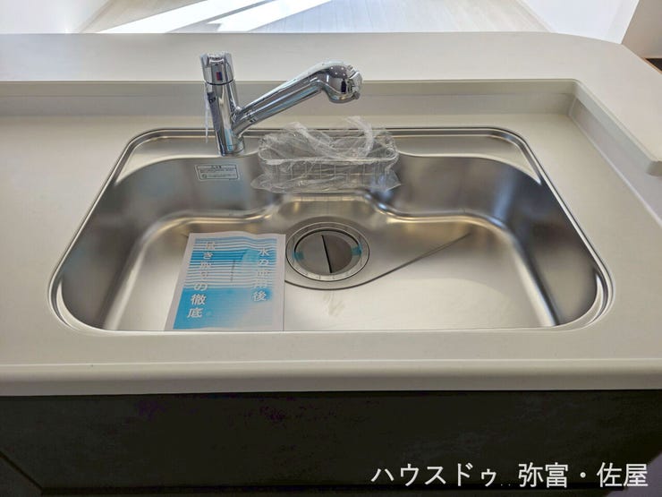 浄水器内蔵ハンドシャワー♪蛇口の先端に浄水器を内蔵しているため場所をとりません!