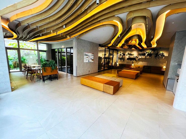 豪華な広々としたロビー