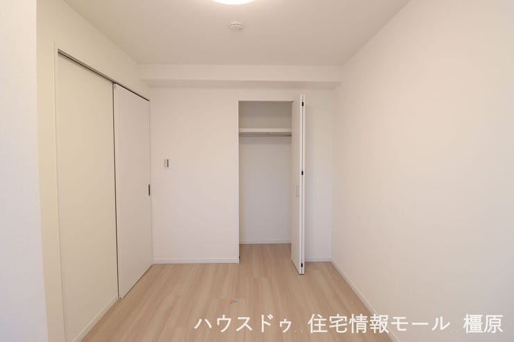 【約4.8帖】全居室にクローゼットをもうけております