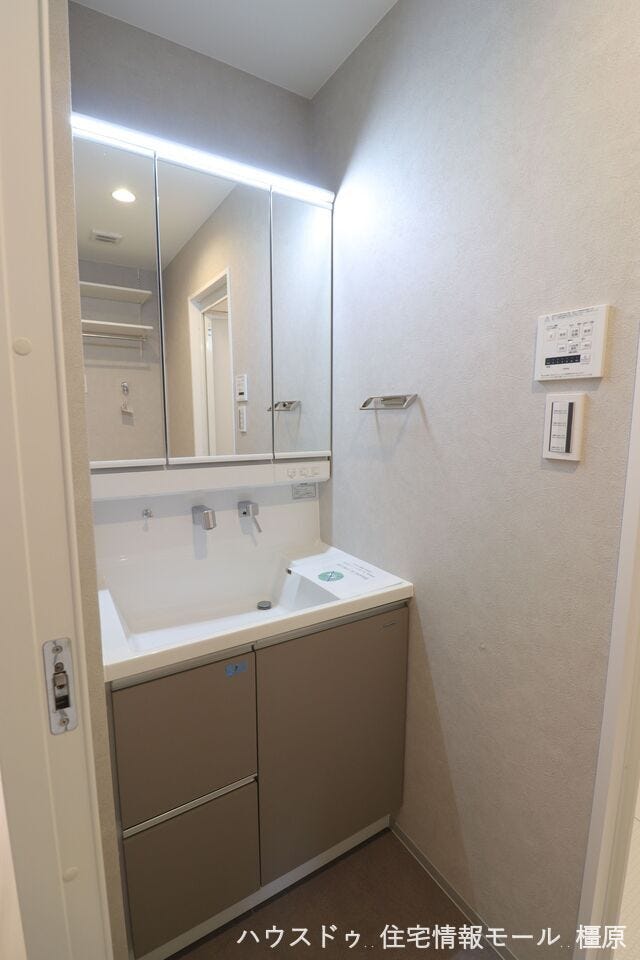 洗面台は今回シャワー付へ新調済です