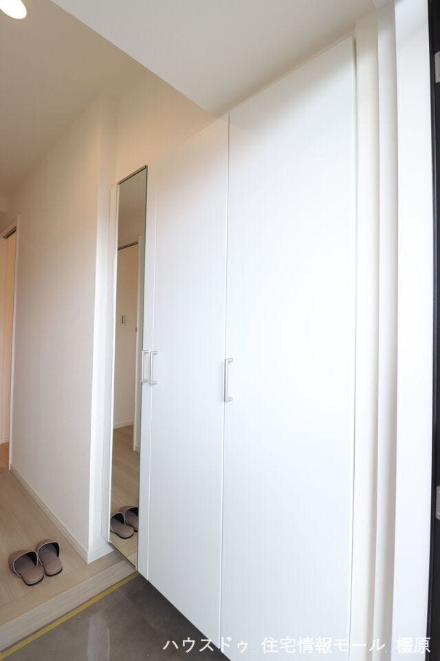 大容量の玄関収納にもご注目ください